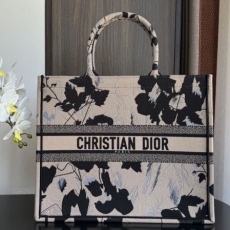 Christian Dior Shopping Bags